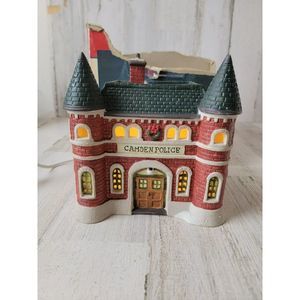 Lemax Camden Police 1991 Village accessory Xmas cop